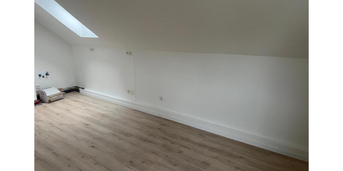 Dachgeschoßwohnung Bonn Bad Godesberg - 2 Zimmer, 37 m&sup2;, 590&euro; | Angebot:24951260