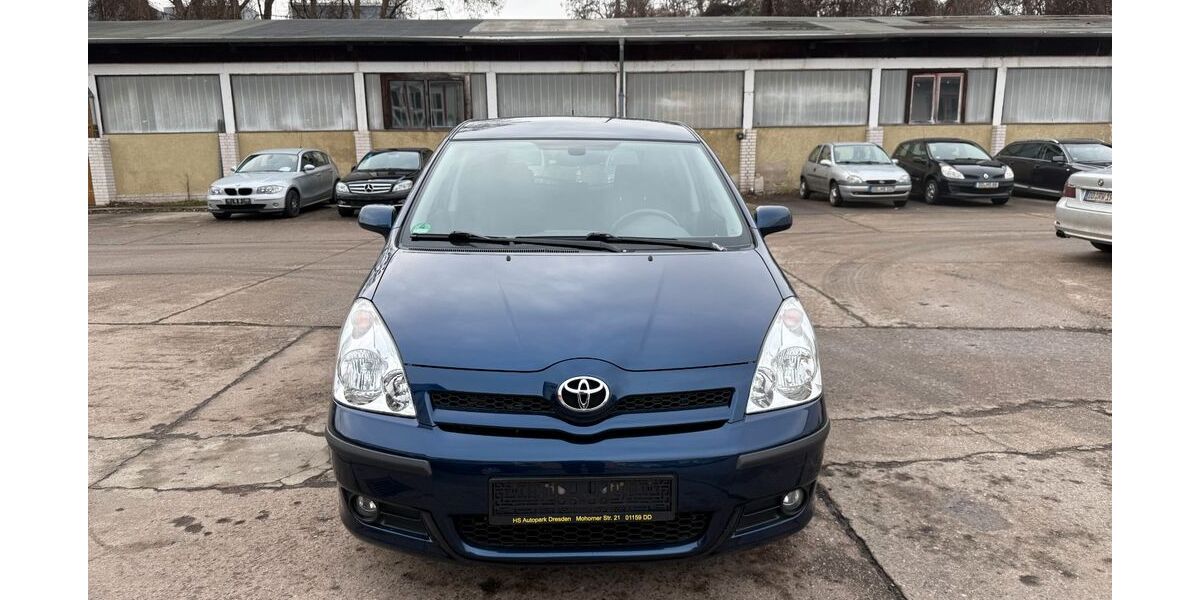 Toyota Corolla Verso 203.111 km 4.200 &euro; Dresden 01159