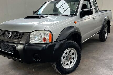 Nissan Navara 222.000 km 6.500 € Zell am Harmersbach 77736