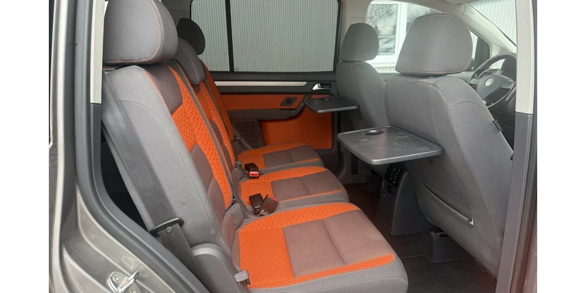 VW Touran 2.0 TDI DSG R-Line Edition Xenon Navi 223.500 km 7.500 &euro; Altdorf 84032