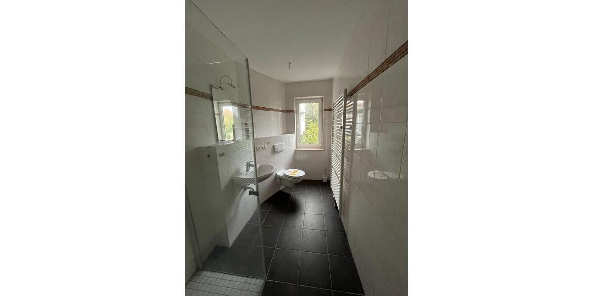 Dachgeschoßwohnung Burg - 3 Zimmer, 56 m&sup2;, 348&euro; | Angebot:25178755