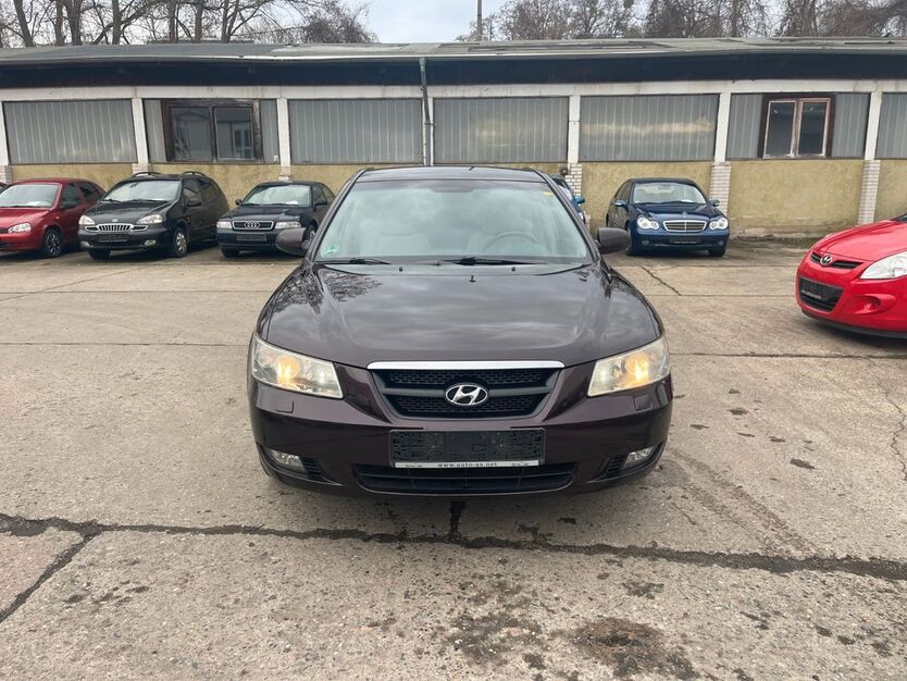 Hyundai SONATA 213.725 km 2.700 € Dresden 01159