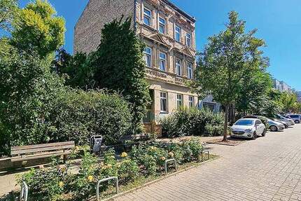 Mehrfamilienhaus mit Seitenflügel und Hinterhaus zimmer