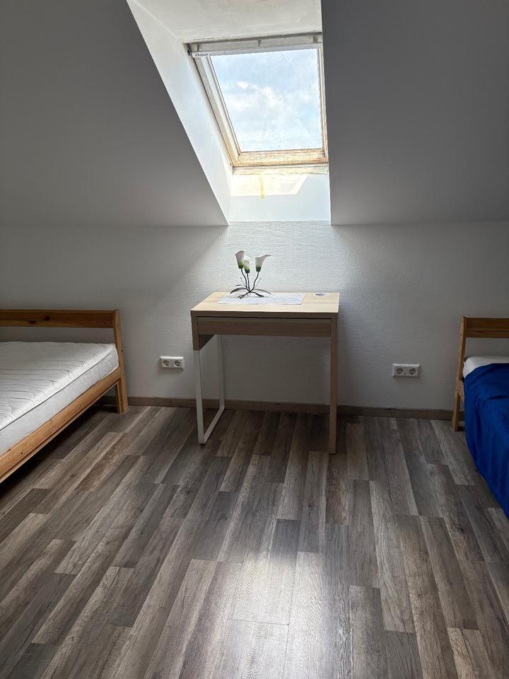 Zimmer in 5-Zimmer-Wohnung zu vermieten Einzug ab sofort mögl.