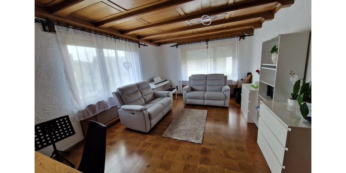 Einfamilienhaus Ettringen - 7 Zimmer, 150 m&sup2;, 1.250&euro; | Angebot:26230926