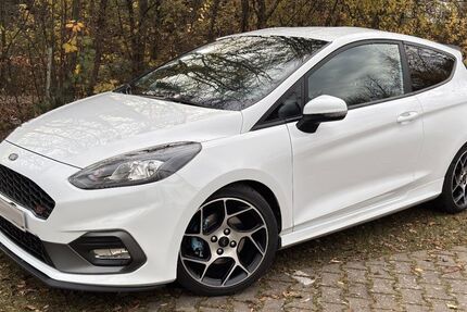 Ford Fiesta 48.000 km 17.500 &euro; Eningen 72800