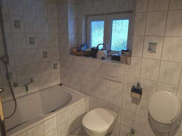 renovierungsbedürftiges, geräumiges Haus in herrlicher Waldrand- und Aussichtslage von Zwiesel 8 zimmer