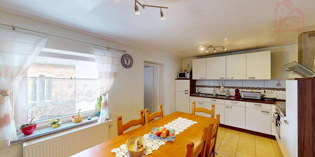 Reihenmittelhaus Schiffweiler Heiligenwald - 8 Zimmer, 145 m&sup2;, 229.000&euro; | Angebot:26908864