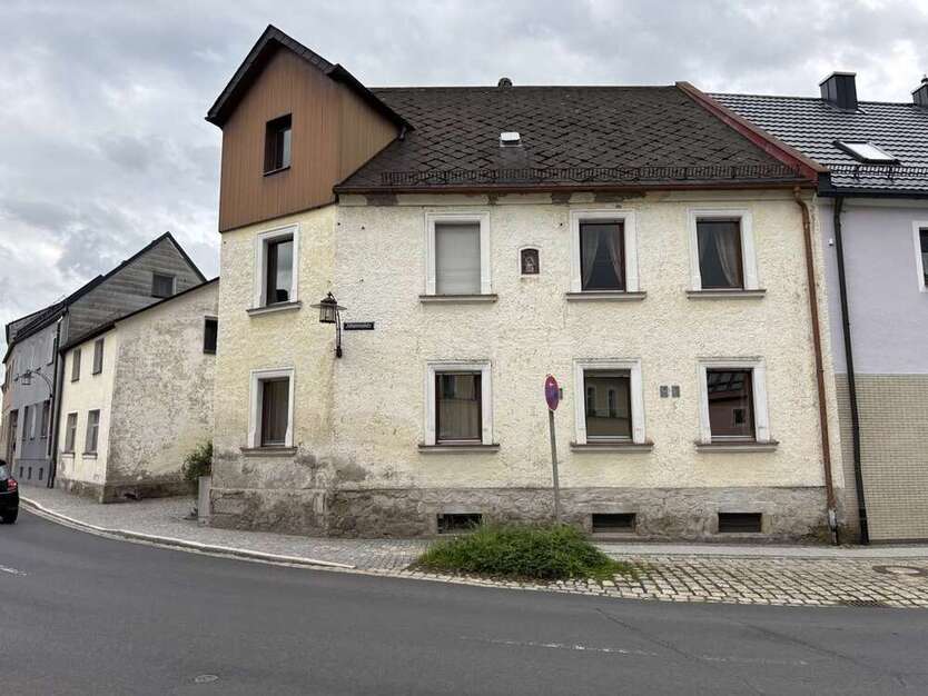 Haus zum Kaufen in Mitterteich 105.000 € 166 m²