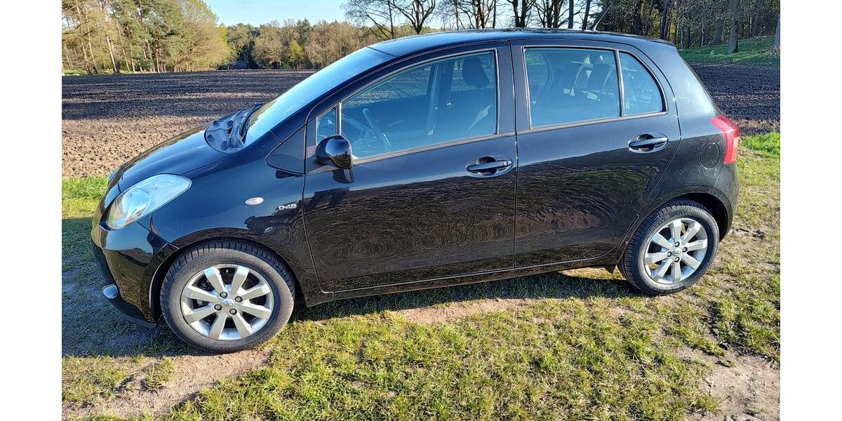 Toyota Yaris 261.440 km 2.500 &euro; Walsrode 29664