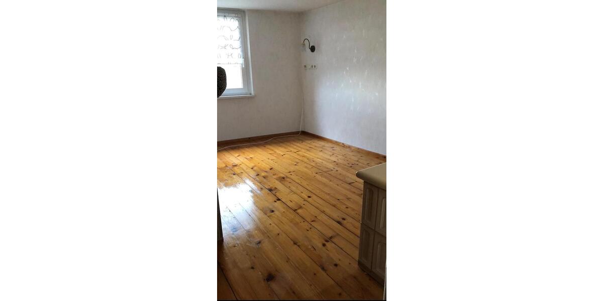 Einfamilienhaus Buttstädt - 9 Zimmer, 150 m&sup2;, 138.000&euro; | Angebot:27164480