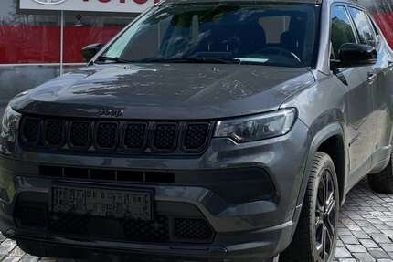 Jeep Compass 68.336 km 17.490 &euro; München 81673