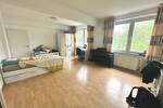 Helle 3 Zimmer Wohnung mit 2 Balkonen und EBK in zentraler Lage von D-Rath!