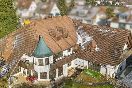 Haus Freudenstadt - 16 Zimmer, 731 m&sup2;, 1.435.000&euro; | Angebot:25716030