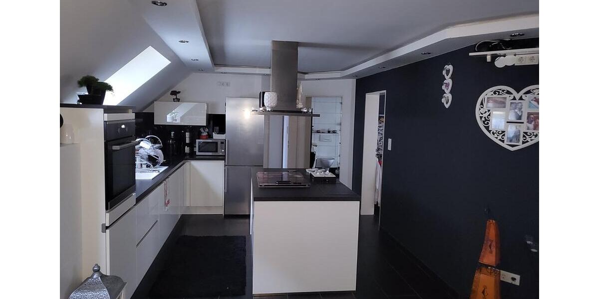 Dachgeschoßwohnung Delmenhorst - 3 Zimmer, 110 m&sup2;, 1.000&euro; | Angebot:25944699