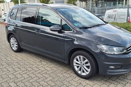 VW Touran 90.000 km 20.750 &euro; Braunschweig 38118