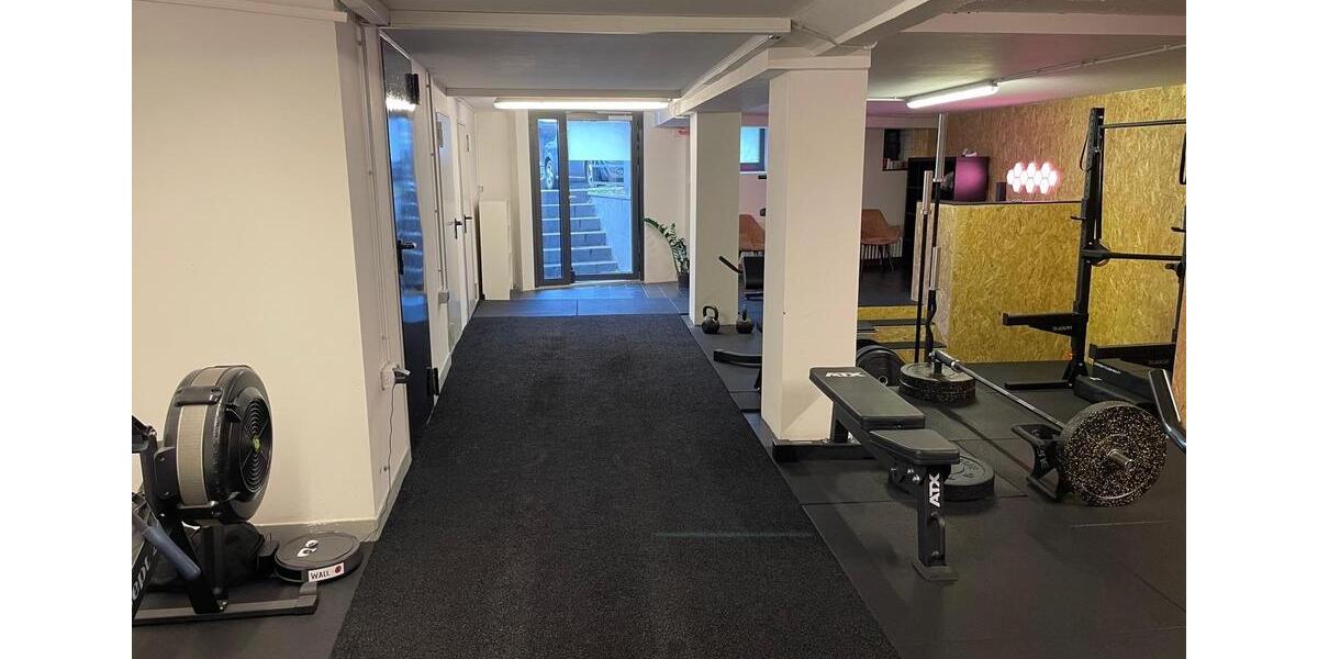 Studio für PT, Crossfit oder auch als Massage-Studio zimmer