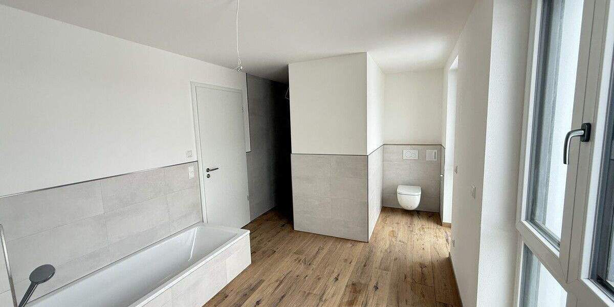 Einfamilienhaus Köfering - 4 Zimmer, 150 m&sup2;, 2.100&euro; | Angebot:25702670