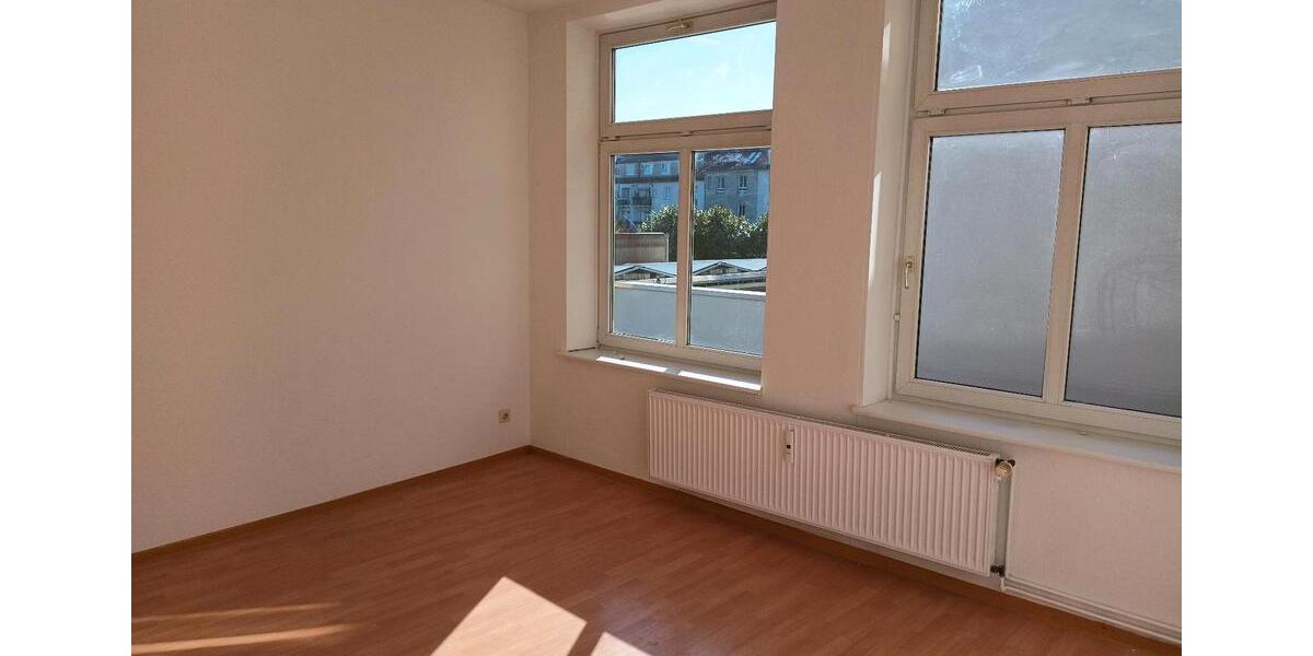 Etagenwohnung Güstrow - 3 Zimmer, 74 m&sup2;, 575&euro; | Angebot:26383757