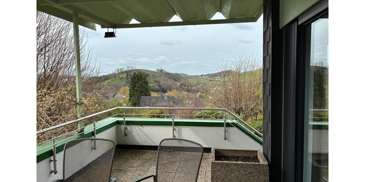 Einfamilienhaus Gummersbach - 8 Zimmer, 220 m&sup2;, 1.900&euro; | Angebot:26340217