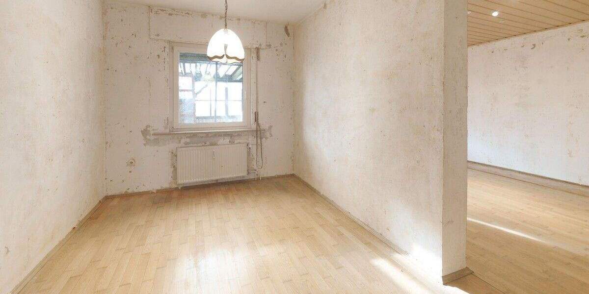 Einfamilienhaus Bad Windsheim - 7 Zimmer, 179 m&sup2;, 329.000&euro; | Angebot:25732870