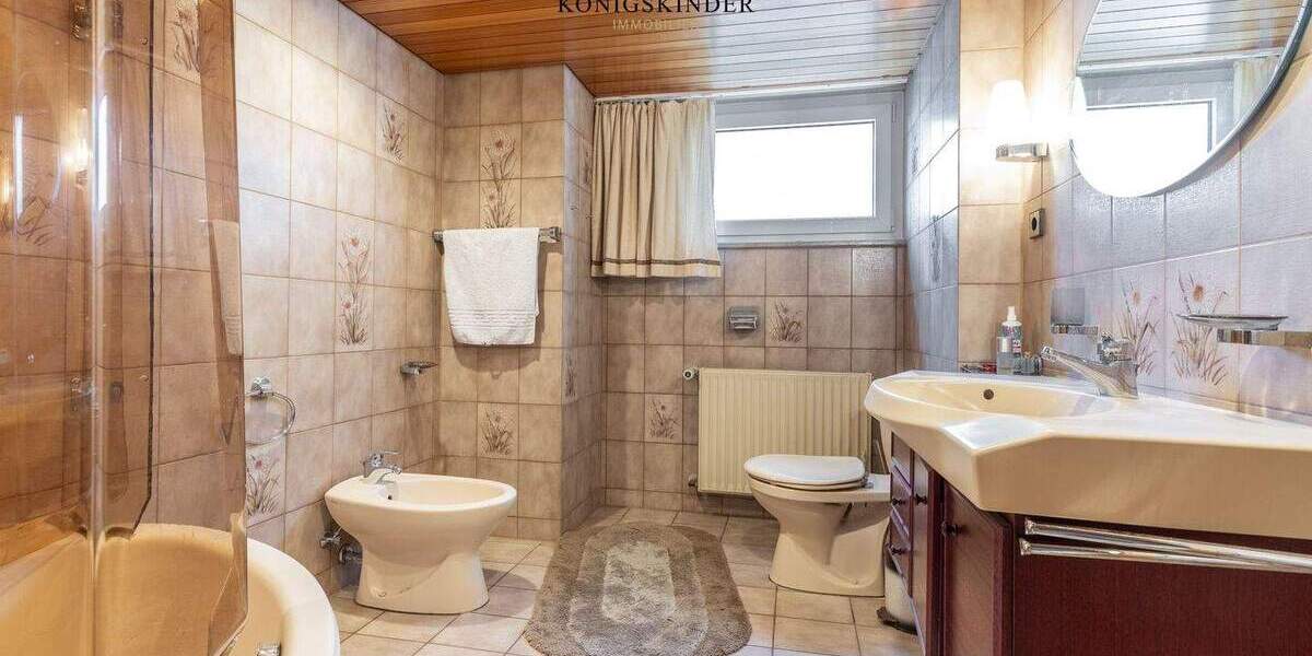 Einfamilienhaus Wernau - 8 Zimmer, 255 m&sup2;, 790.000&euro; | Angebot:25210817