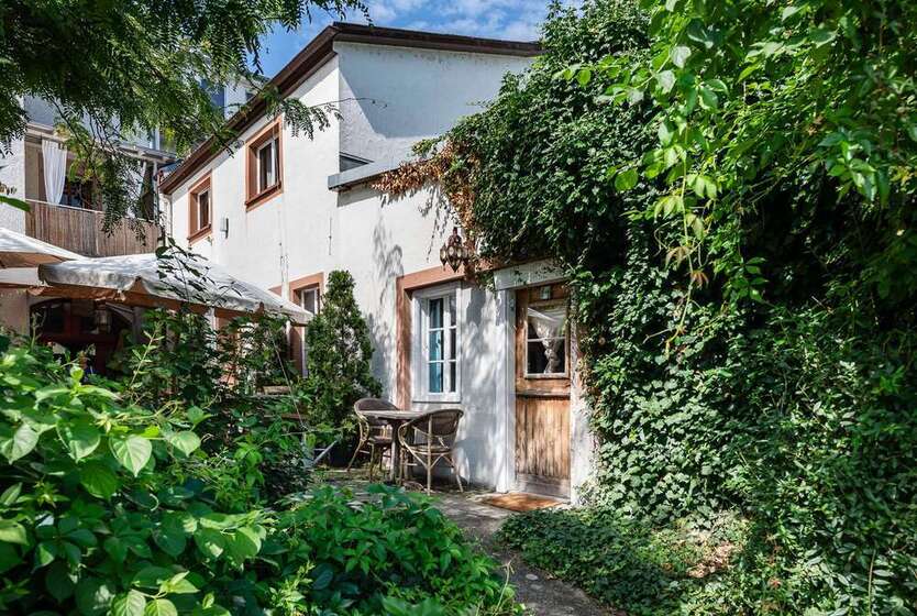 Büro in Oestrich-Winkel 1.100.000 € 478 m²