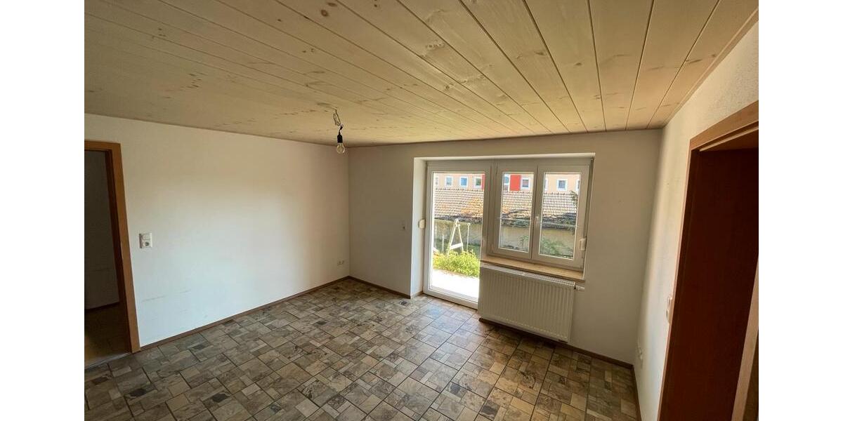 Etagenwohnung Pfarrkirchen - 2 Zimmer, 71 m&sup2;, 640&euro; | Angebot:26413645