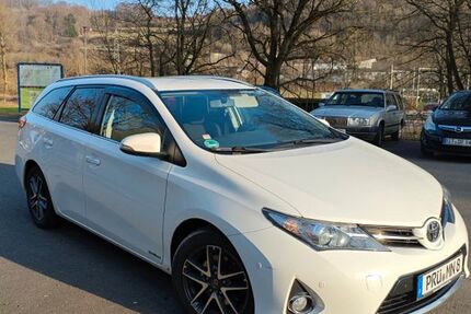 Toyota Auris Touring Sports 229.000 km 5.590 &euro; Bleialf 54616