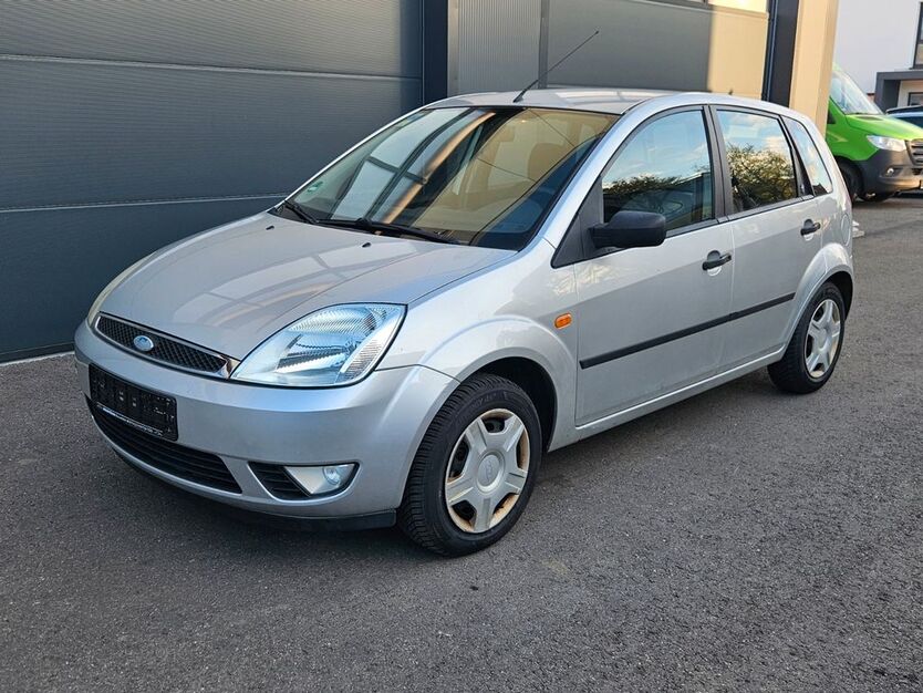 Ford Fiesta 230.000 km 950 € Aldingen 78554