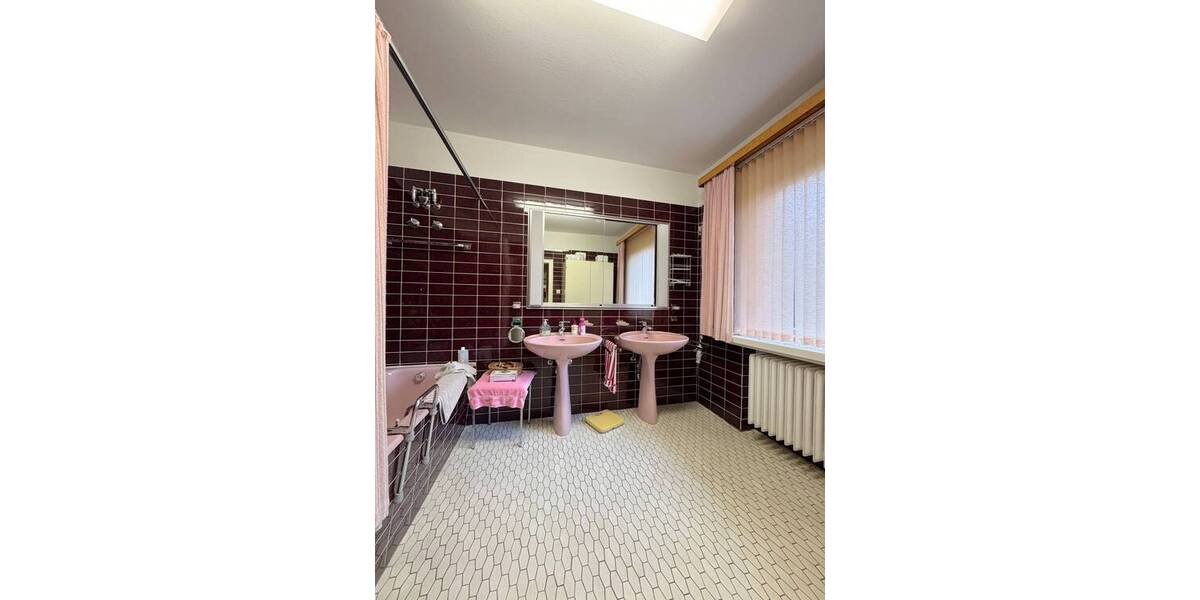 Bungalow Bad Nenndorf - 6 Zimmer, 235 m&sup2;, 400.000&euro; | Angebot:25245922