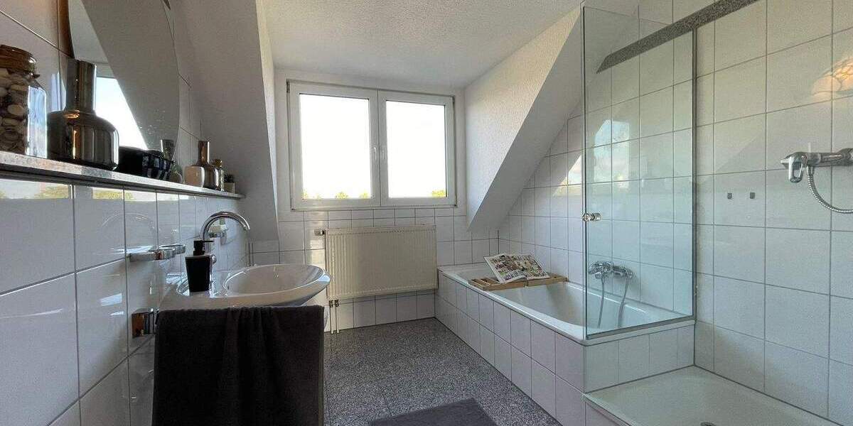 Etagenwohnung Alsdorf - 4 Zimmer, 123 m&sup2;, 299.000&euro; | Angebot:24035306