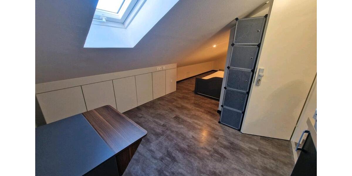Dachgeschoßwohnung München Pasing-Obermenzing - 1 Zimmer, 16 m&sup2;, 890&euro; | Angebot:25017933