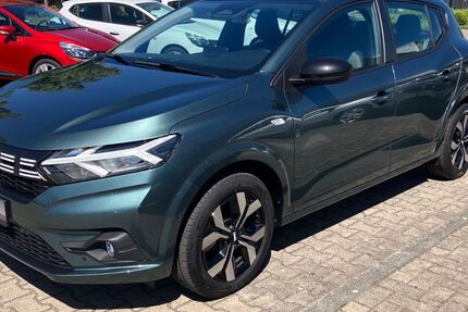 Dacia Sandero 8.000 km 17.990 &euro; Elsterwerda 04910
