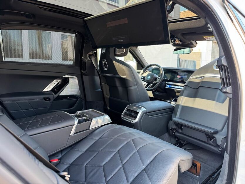 BMW i7 23.293 km 92.850 € Köln 50739