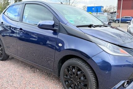 Toyota Aygo (X) 71.600 km 7.999 &euro; Delmenhorst 27755