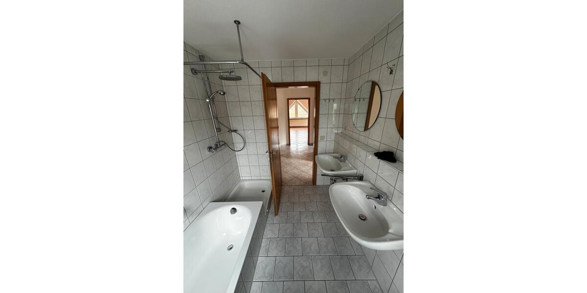 Etagenwohnung Ammerbuch - 3 Zimmer, 100 m&sup2;, 1.100&euro; | Angebot:25995942