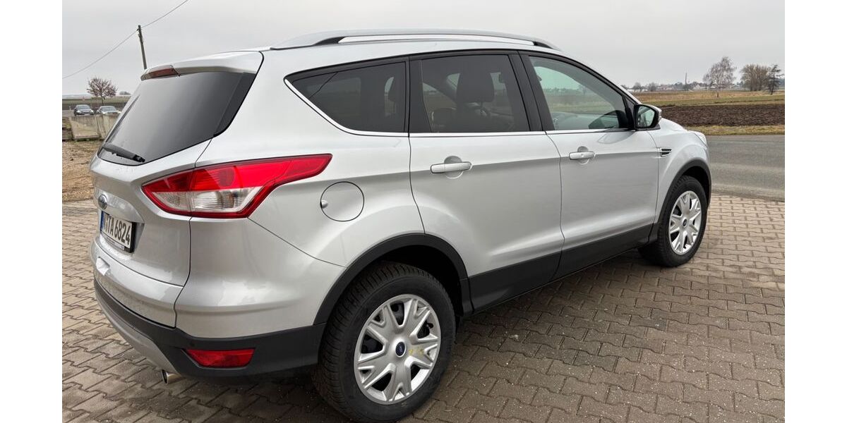 Ford Kuga 140.500 km 9.500 &euro; Nürnberg 90425