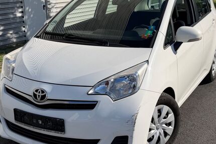 Toyota Verso-S 297.000 km 3.699 &euro; Frankfurt am Main 65933