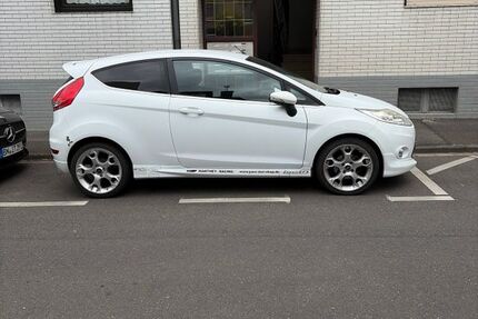 Ford Fiesta 215.000 km 1.500 &euro; Bonn 53179