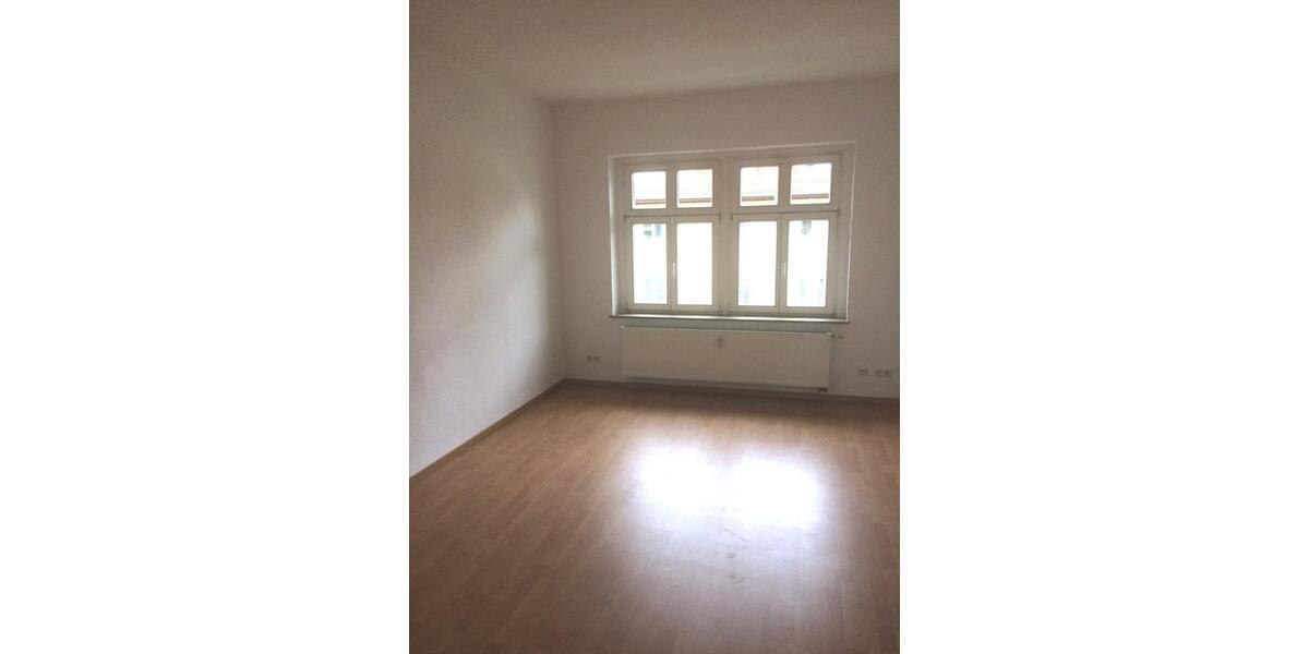 Schicke 2 Raum Wohnung im sanierten Altbau mit Balkon! Frei ab 31.03.2026! 2 zimmer