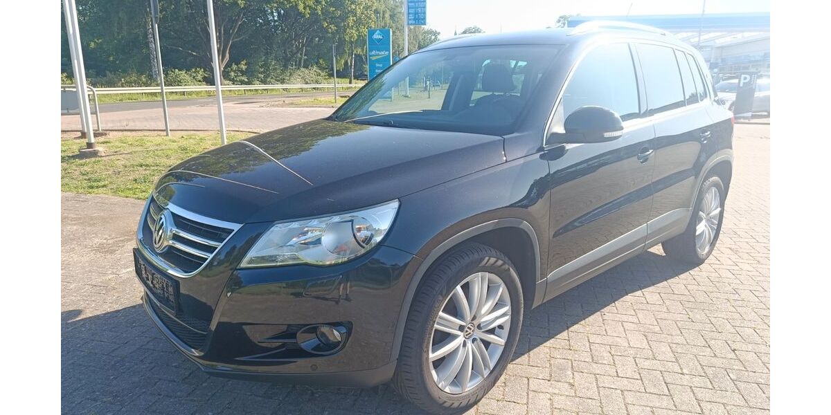 VW Tiguan 275.622 km 7.999 &euro; Bandenitz 19230