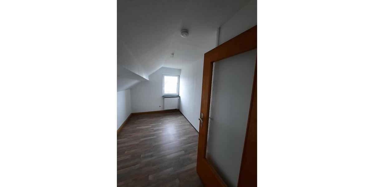 Dachgeschoßwohnung Bad Alexandersbad - 2 Zimmer, 35 m&sup2;, 270&euro; | Angebot:26702059
