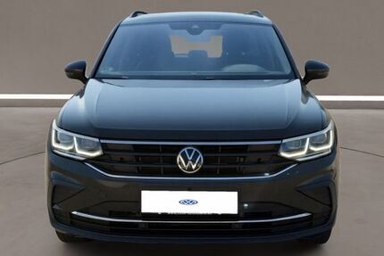 VW Tiguan 64.000 km 24.500 &euro; Niederzier 52382