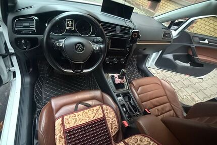VW Golf 154.000 km 8.300 € Frankfurt am Main 65933