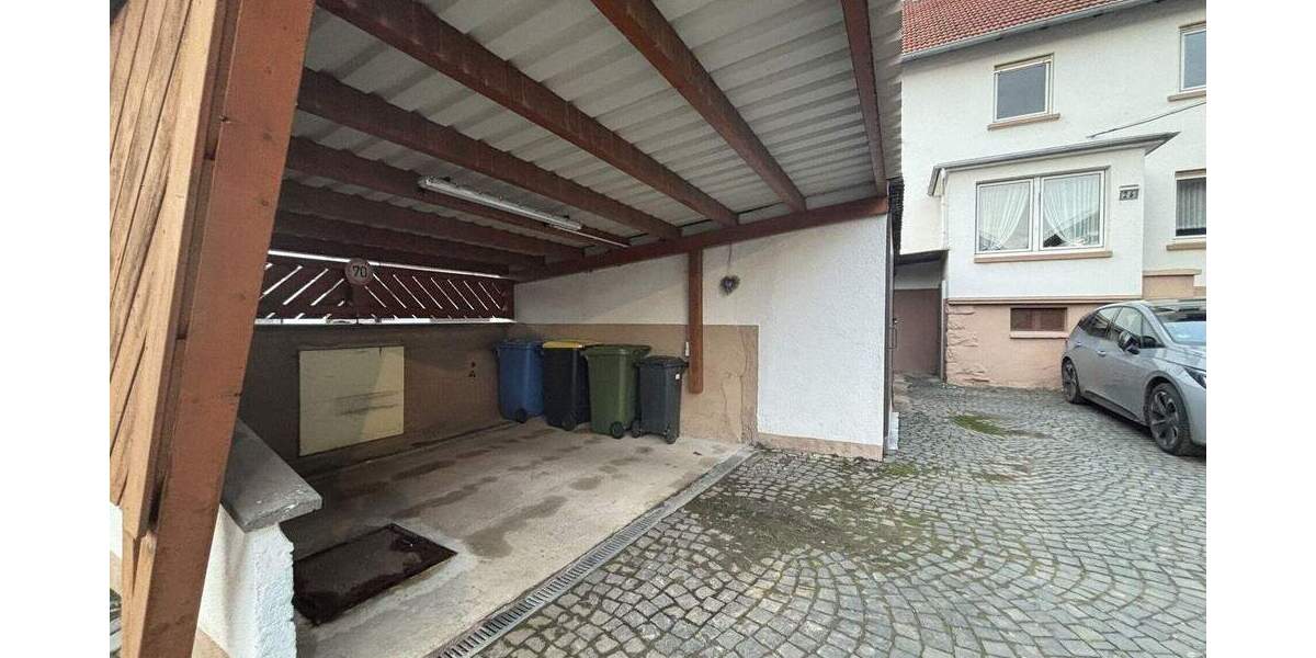 Einfamilienhaus mit Scheune und großem Hof - viel Potenzial in Kirchhain-Emsdorf 7 zimmer
