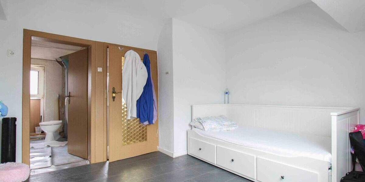 Hockenheim-Highlight - Modernisiertes Zweifamilienhaus mit Charme und Platz 6 zimmer