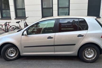 VW Golf 96.000 km 2.200 &euro; Köln 50672