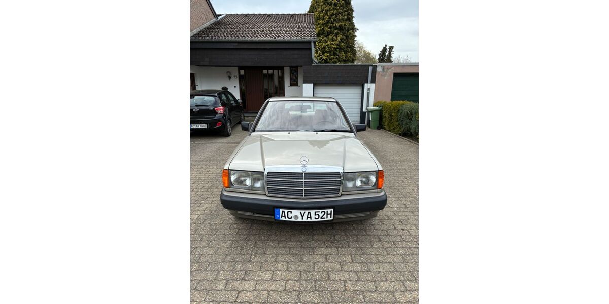 Mercedes-Benz 190 104.000 km 8.900 &euro; Aachen 52062
