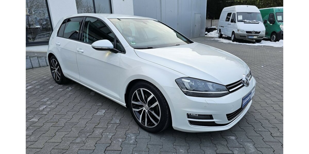 VW Golf VII 1.4 TSI Highline ALCANTARA BI XENON 129.800 km 12.490 &euro; Löhne 32584